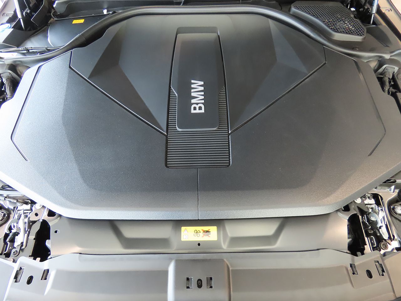 BMW i5 eDrive40 M Sport RHD