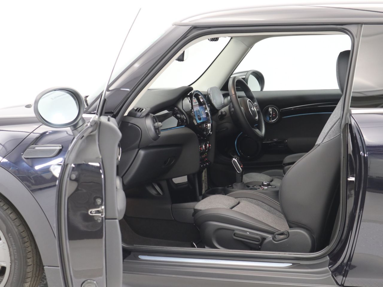 MINI Cooper F56 RHD