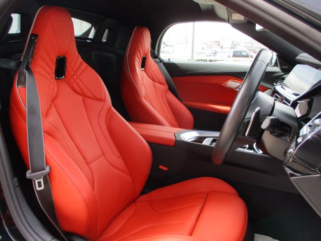 G29 z4 sDrive20i RHD