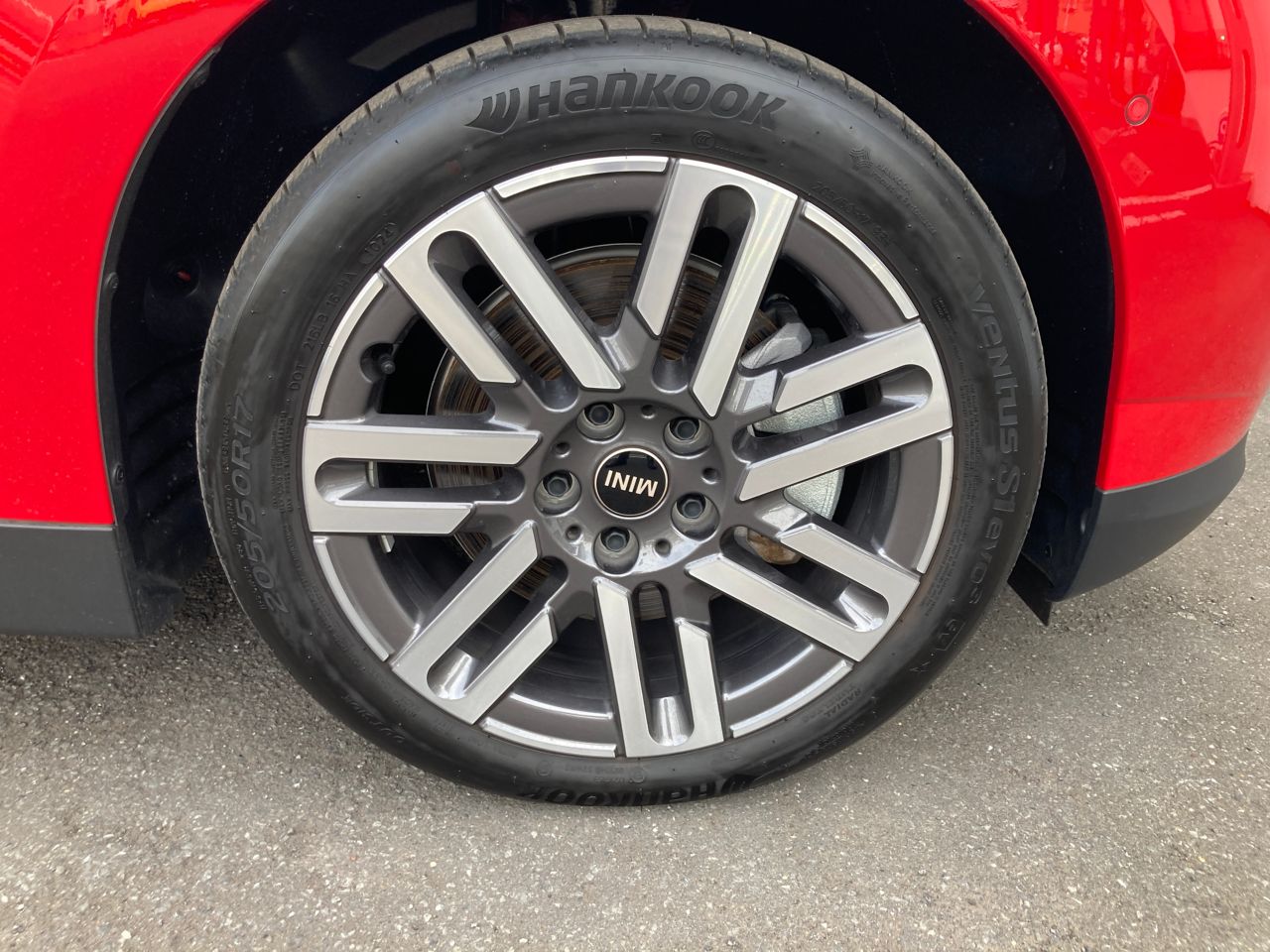 J01 MINI Cooper E