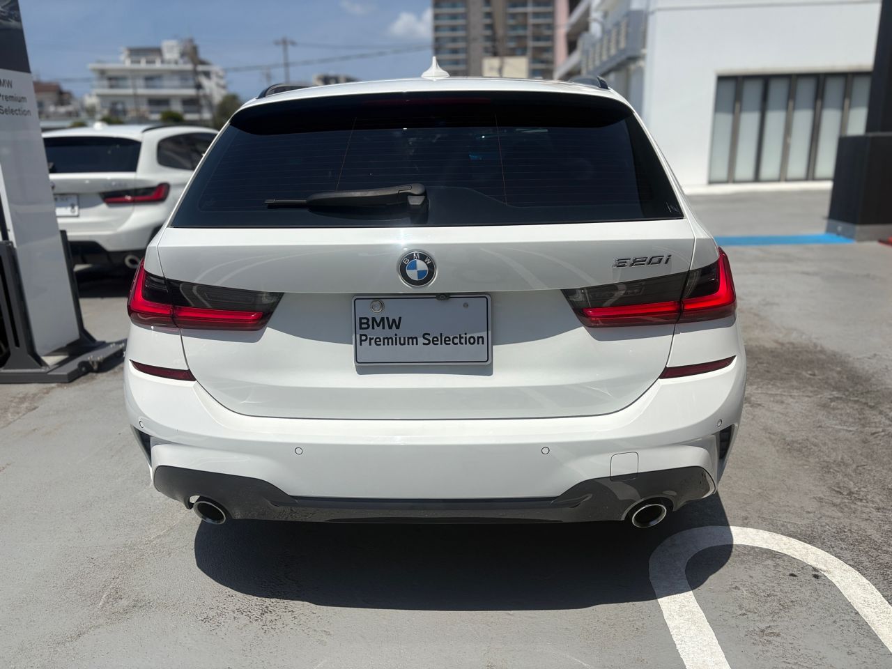 G21 320i RHD