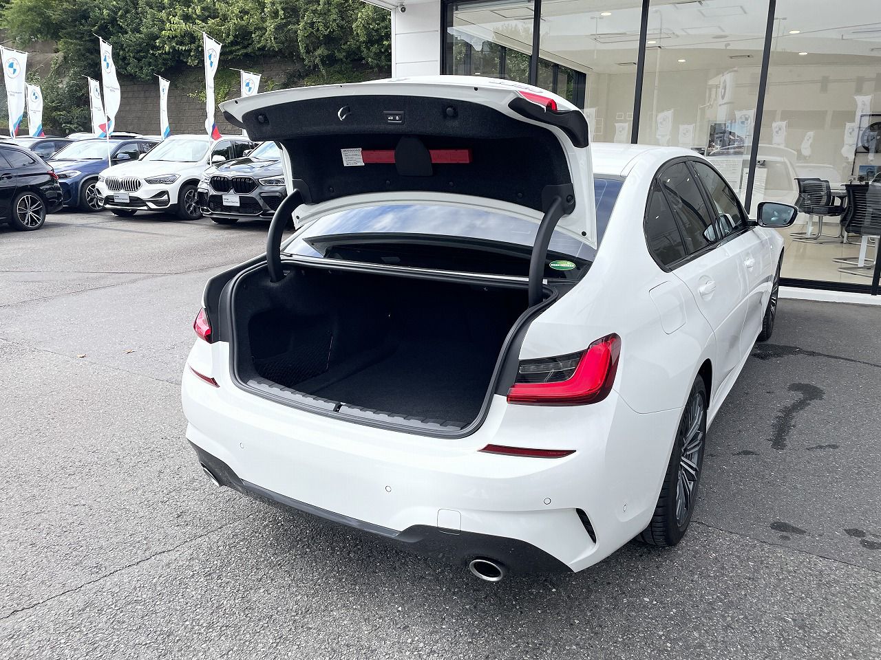 G20 320d xDrive RHD Saloon