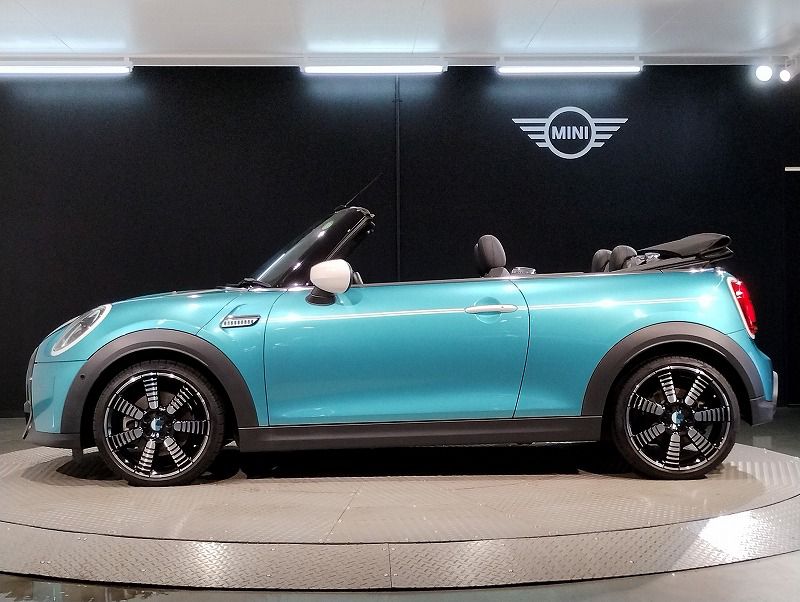 MINI Cooper S Convertible RHD