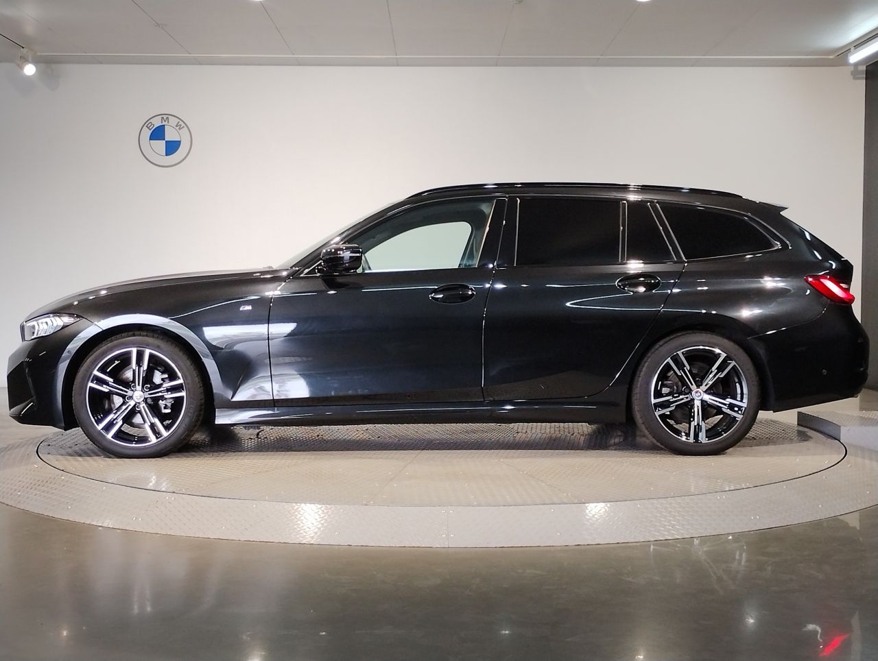 318i Touring RHD