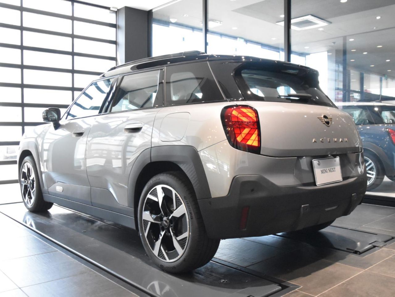J05 MINI Aceman E