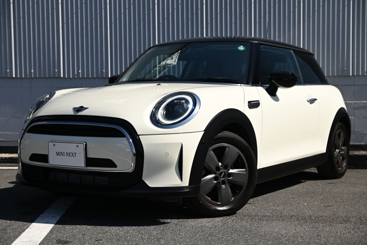 THE NEW MINI COOPER 3 DOOR.