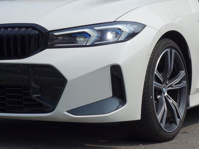 320d xDrive Berline RHD