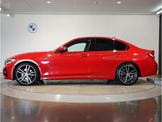 G20 320d xDrive RHD Saloon