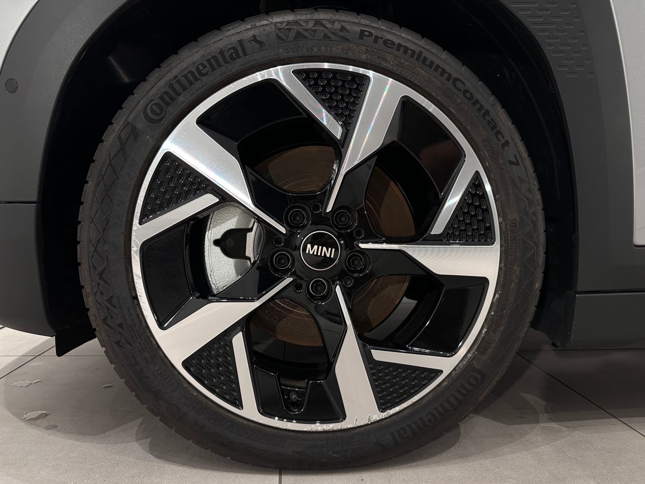 J05 MINI Aceman E