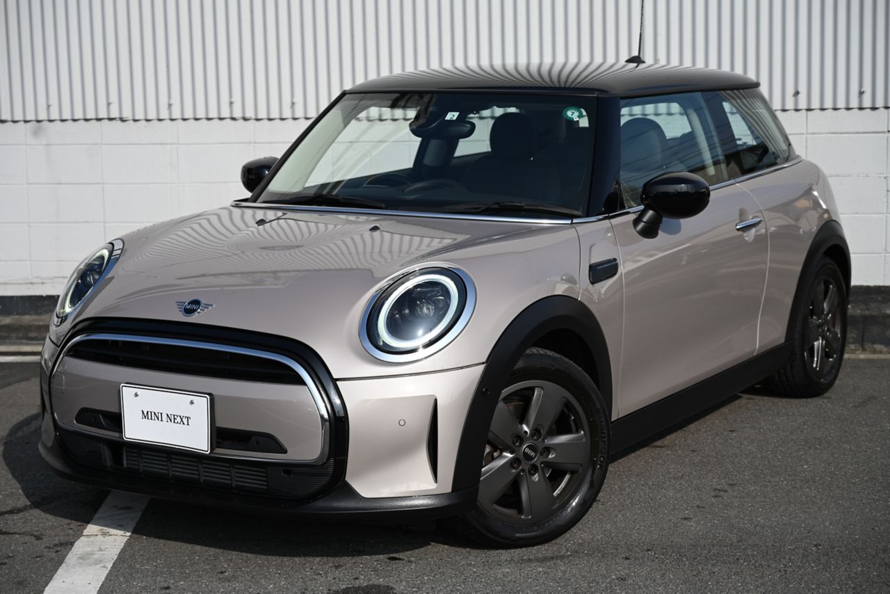 THE NEW MINI COOPER 3 DOOR.