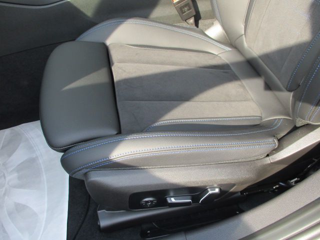 320d xDrive Berline RHD