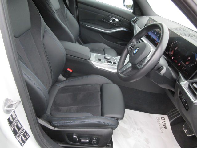 320d xDrive Berline RHD