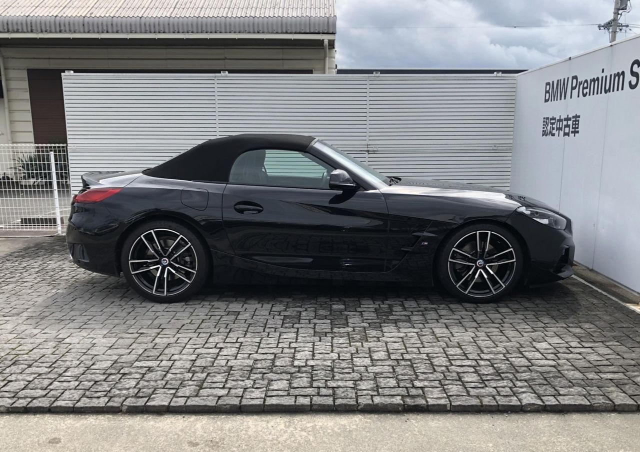 G29 z4 sDrive20i RHD