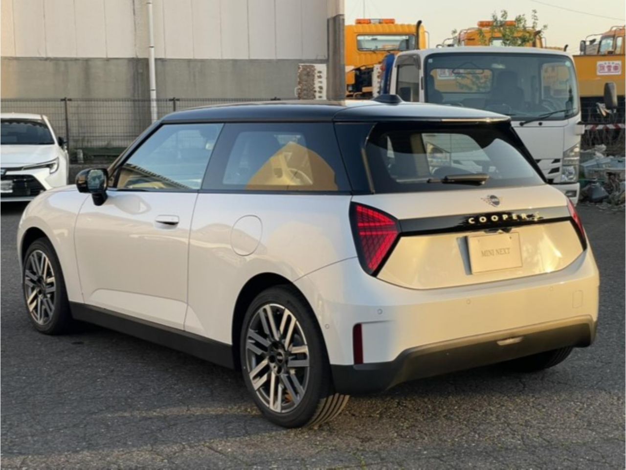 J01 MINI Cooper SE