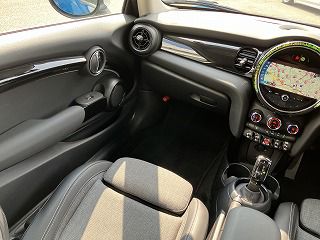 MINI Cooper F56 RHD