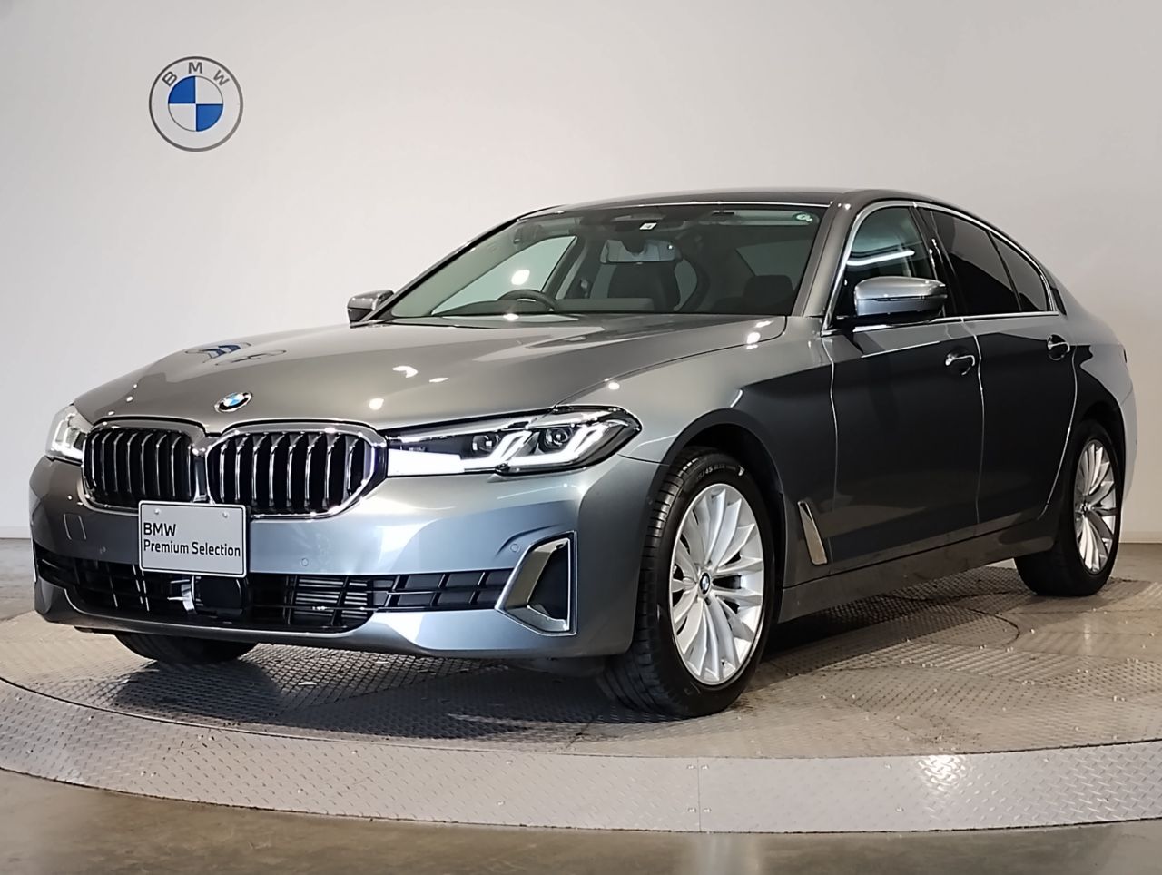 523d xDrive Luxury