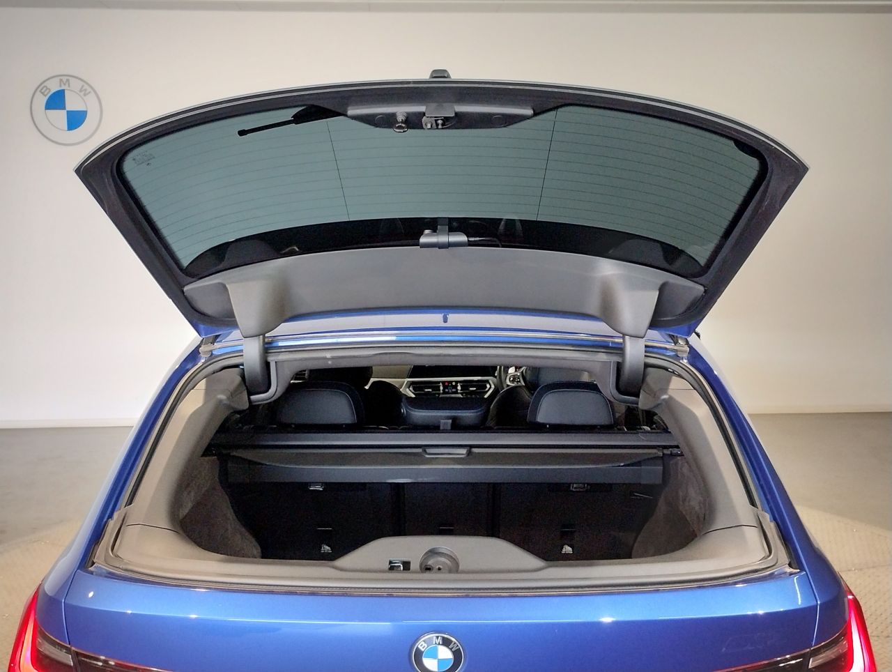 G21 320i RHD