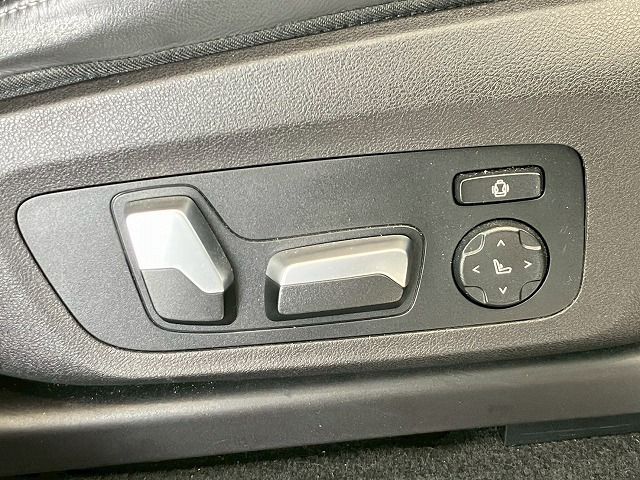 X4 M RHD