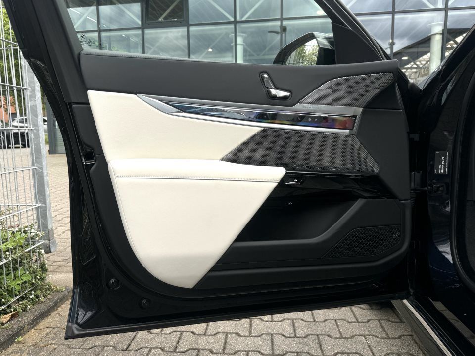 BMW 760