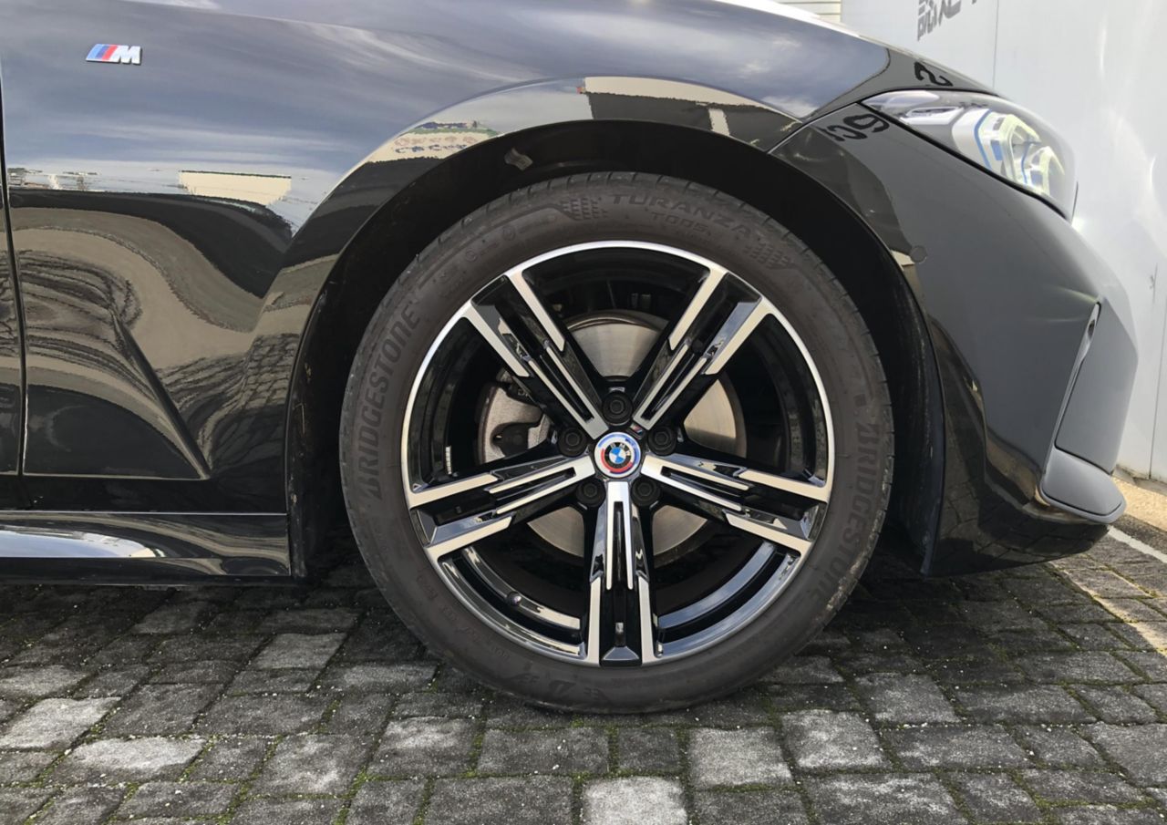 320d xDrive Berline RHD