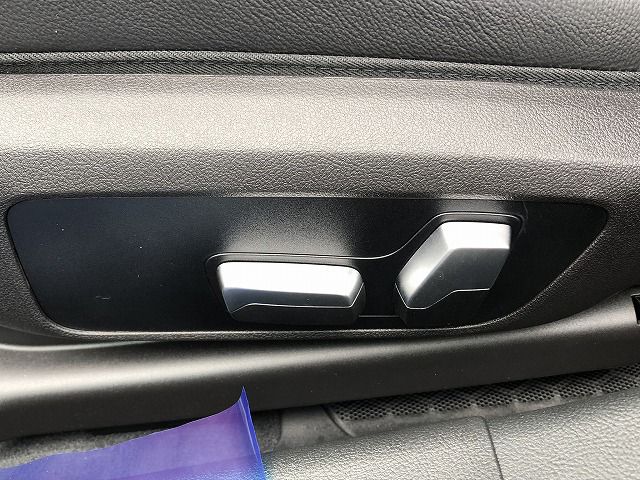 320d xDrive Berline RHD
