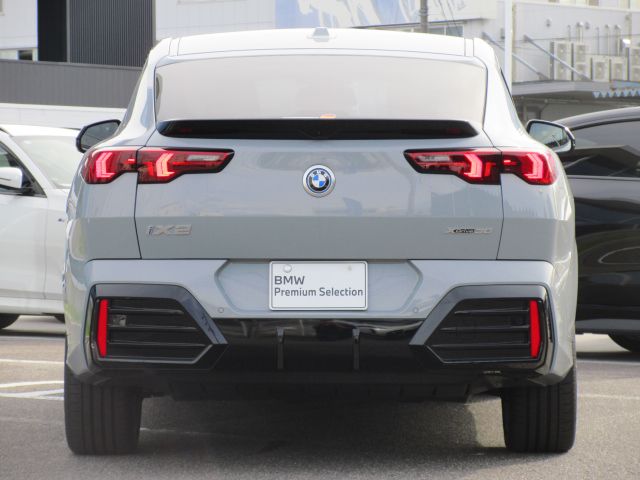 iX2 xDrive30 MSP