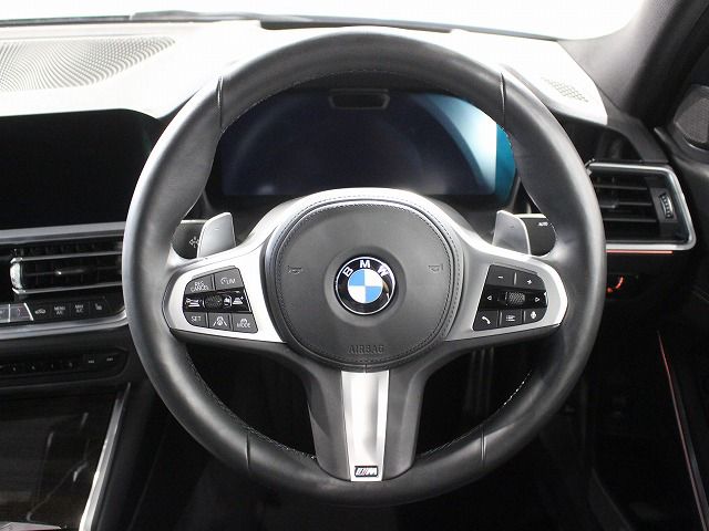 320i Sedan RHD