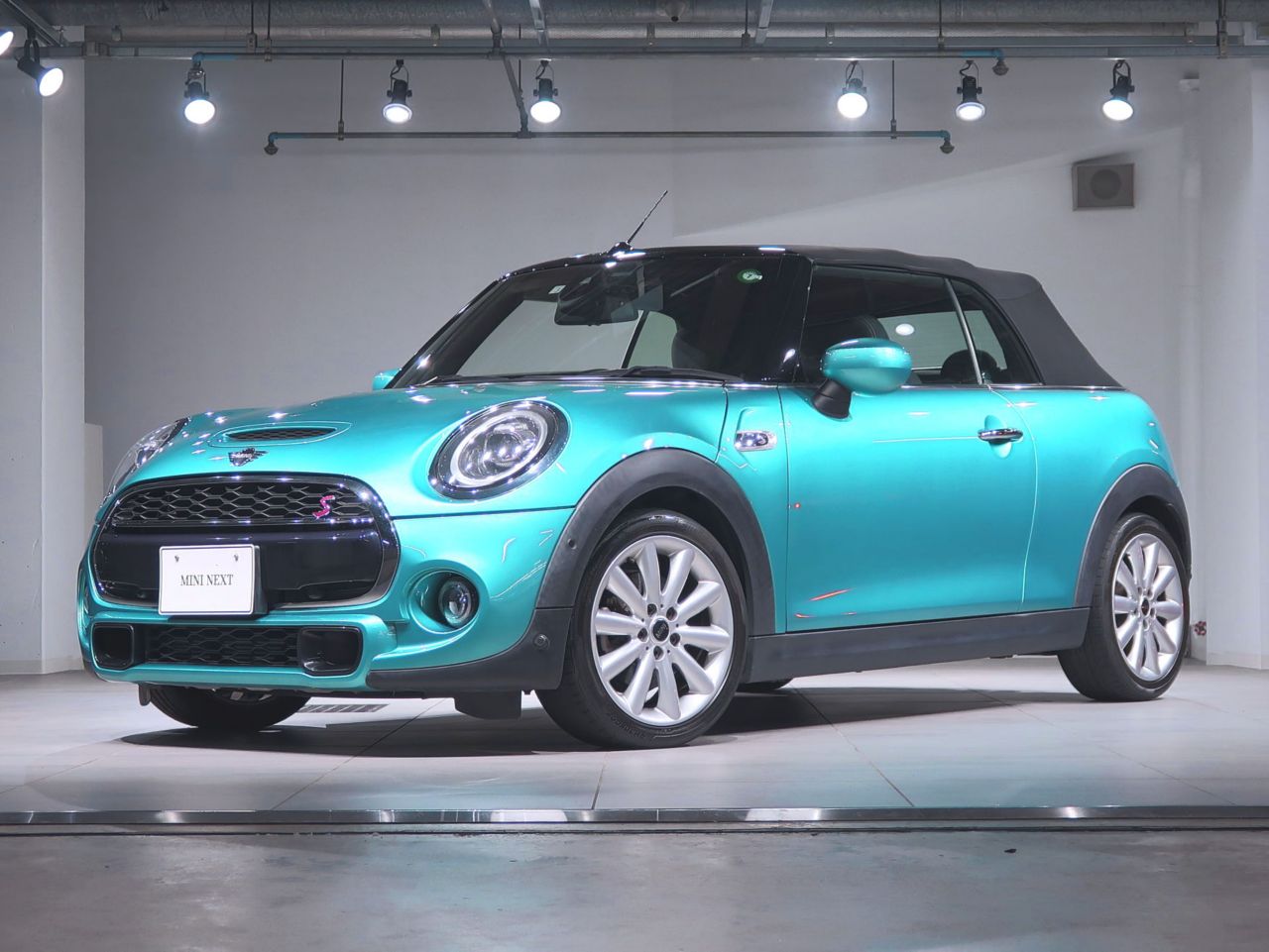 MINI COOPER S CONVERTIBLE.