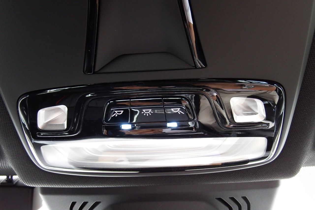 320d xDrive Berline RHD