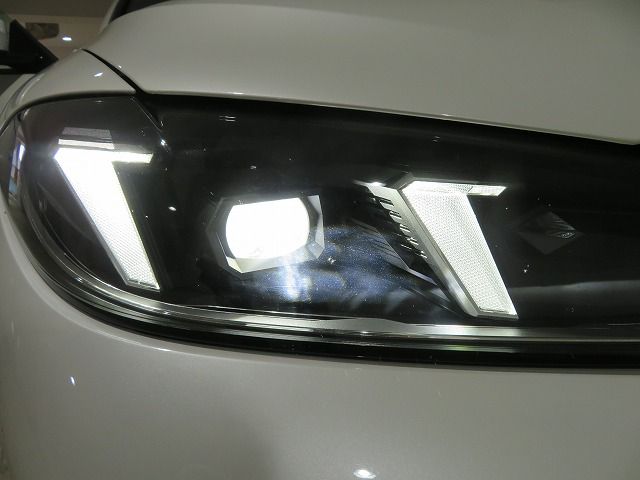 G** 4**i C********** B** 2**i RHD