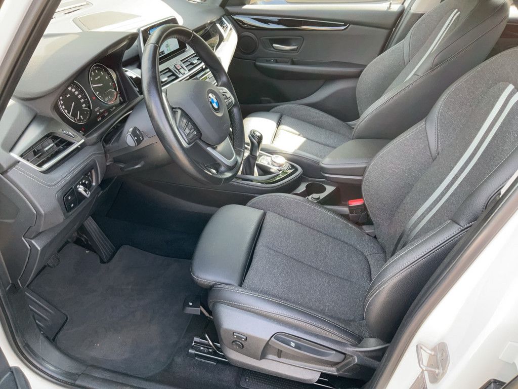 BMW 218