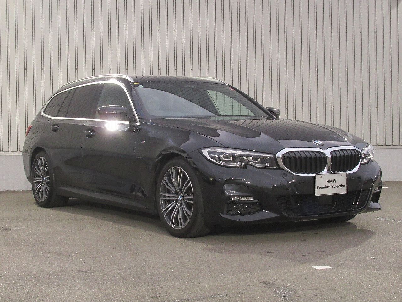 G21 330i Touring RHD