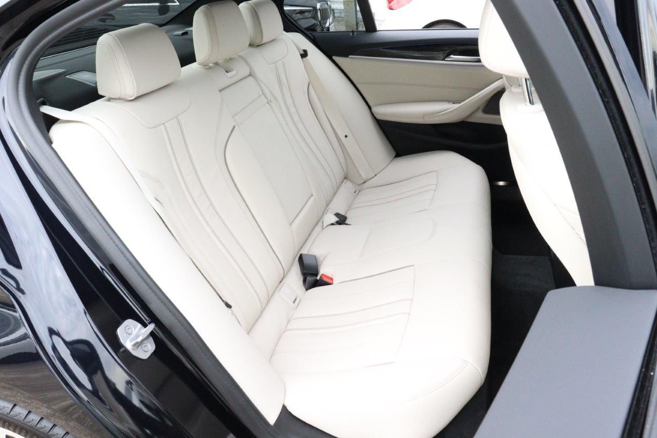 520d xDrive Sedan RHD