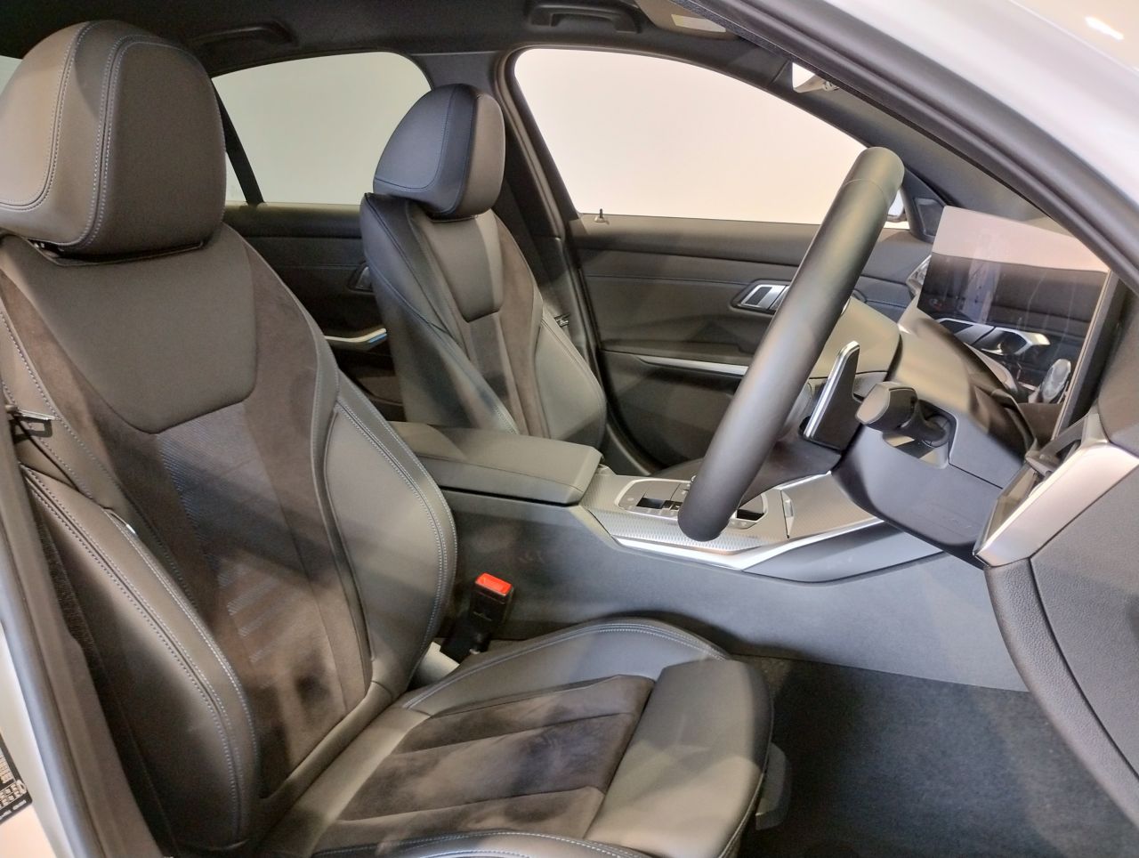 G20 320i Saloon LCI RHD MX