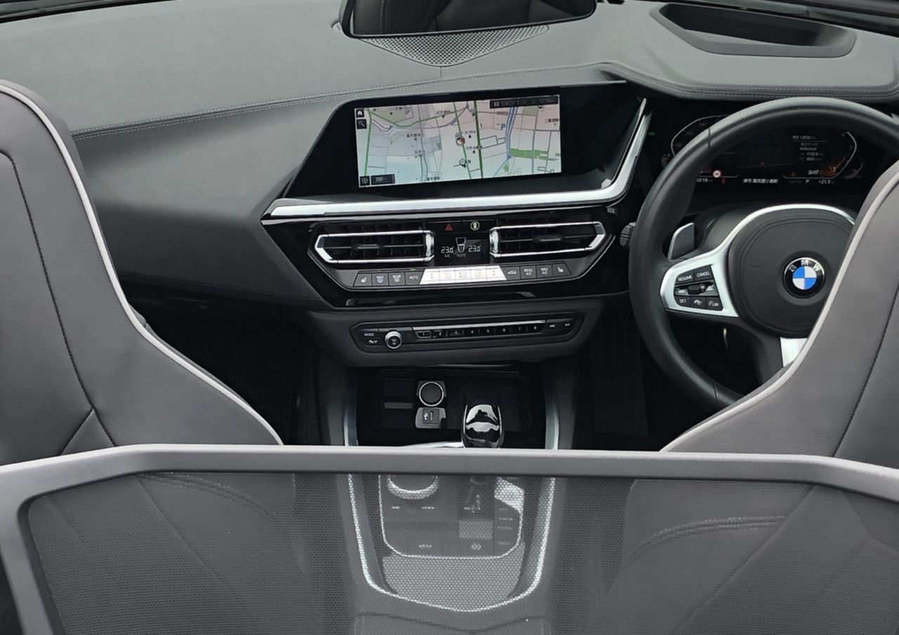 G29 z4 sDrive20i RHD