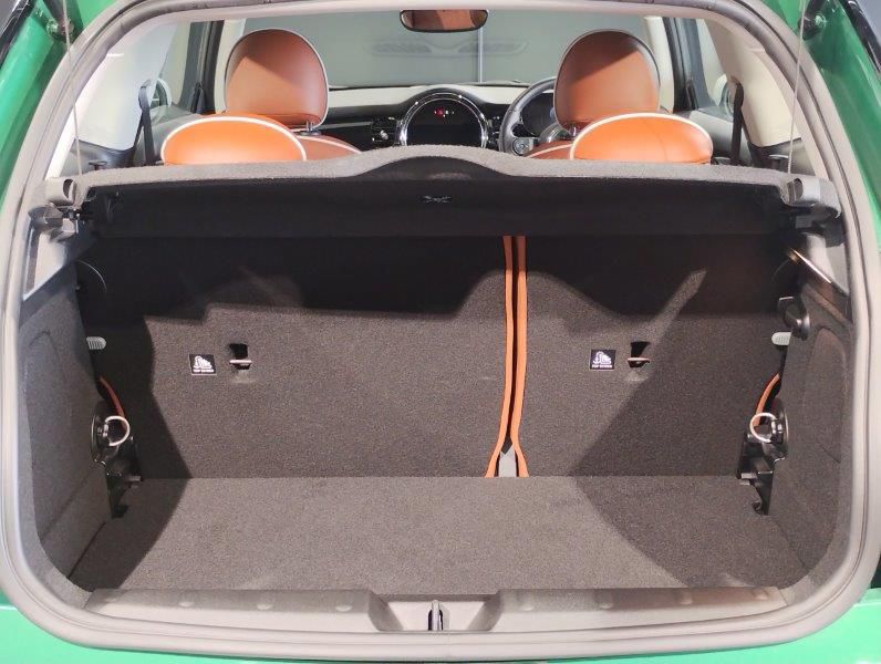 MINI Cooper F56 RHD