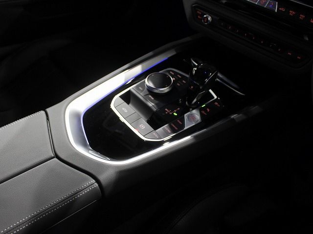 G29 z4 sDrive20i RHD