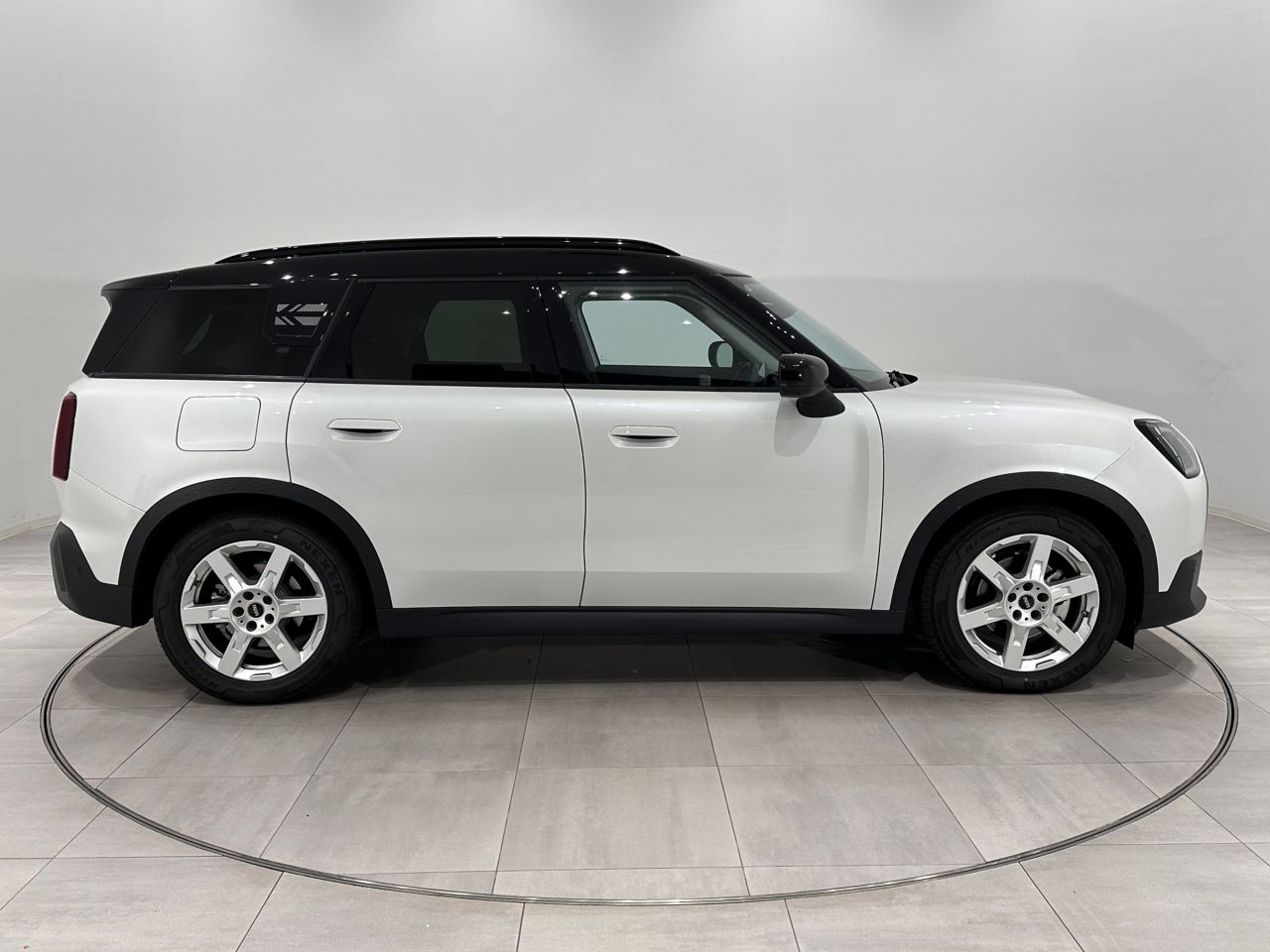 U25 MINI Countryman E