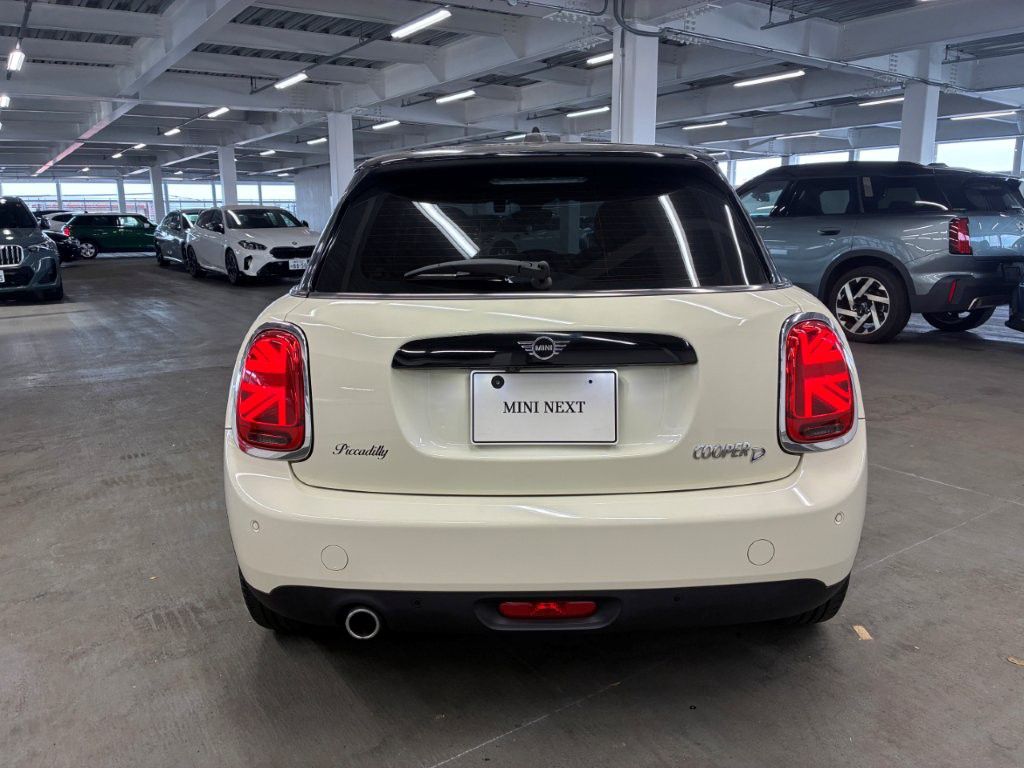MINI F55 Cooper D 5dr Hatch LCI