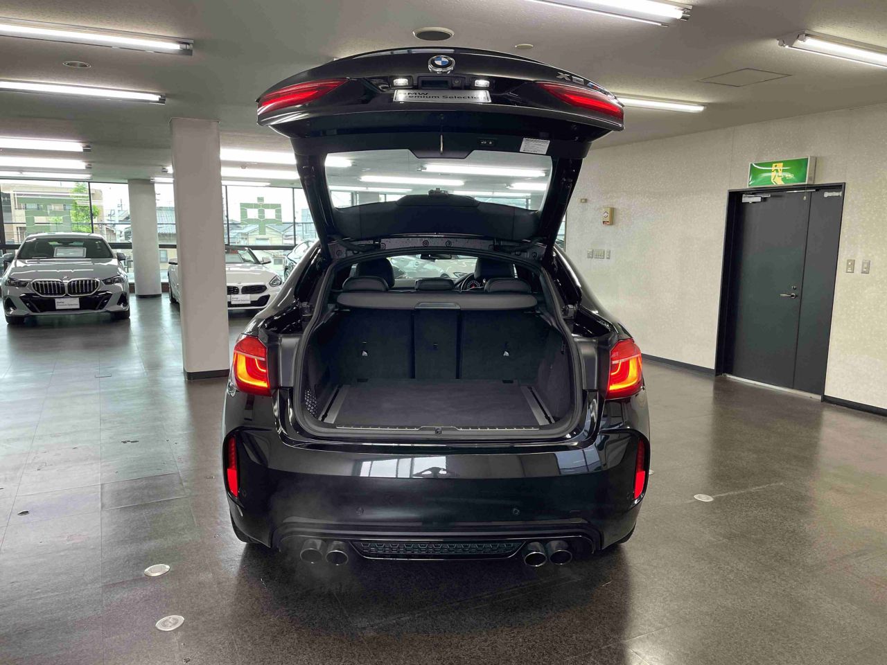 X6M RHD