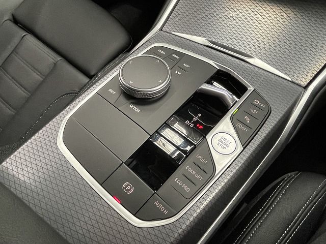 G20 320i Saloon LCI RHD MX