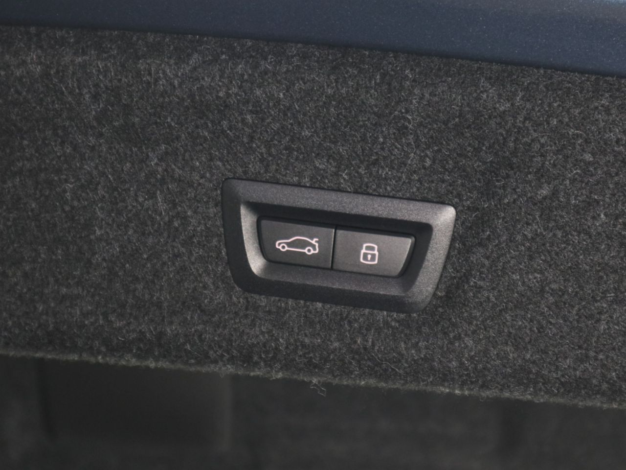 320d xDrive Berline RHD