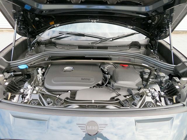 U25 MINI John Cooper Works Countryman ALL4