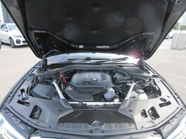 520d xDrive Sedan RHD
