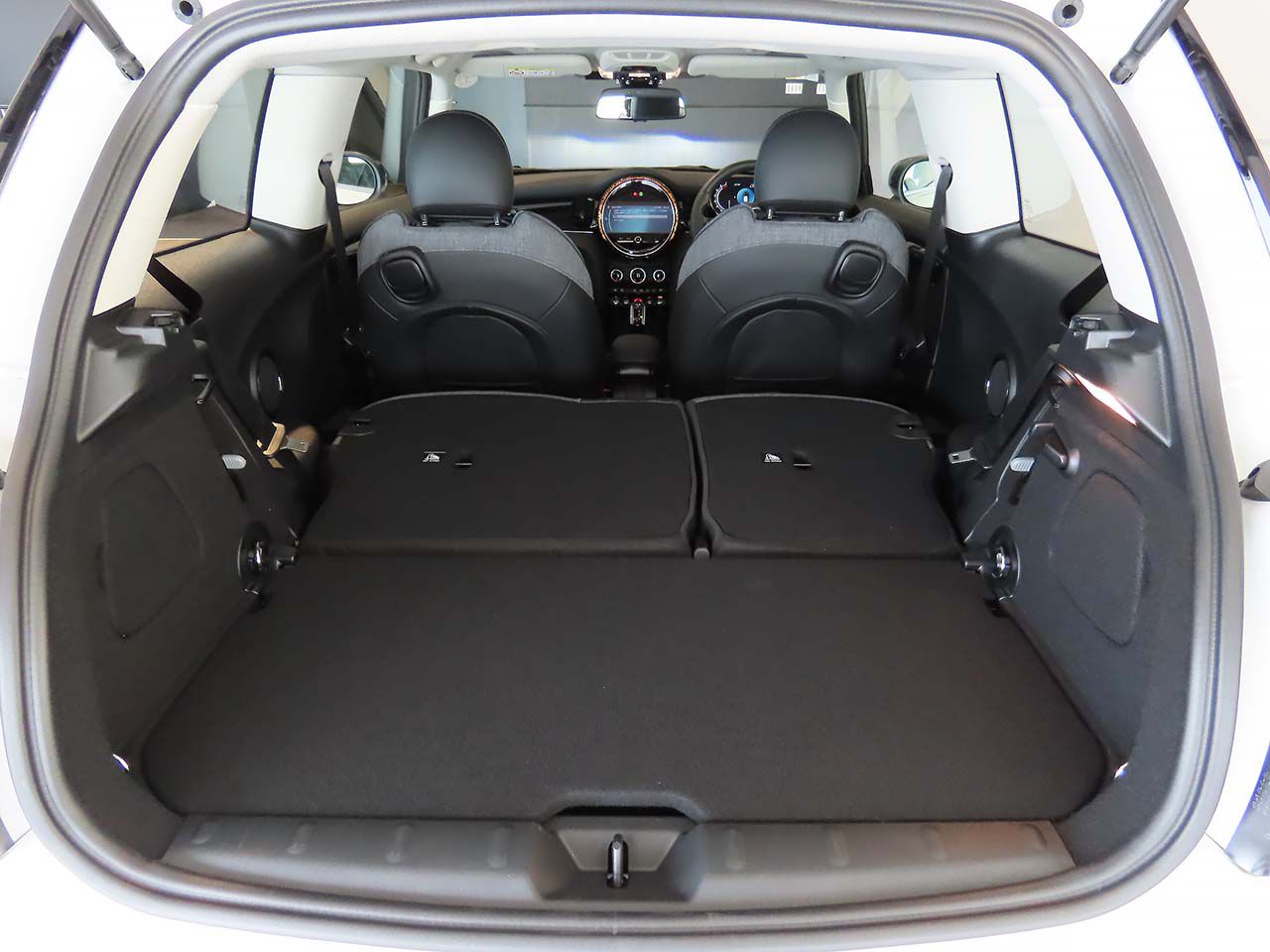 MINI Cooper F56 RHD