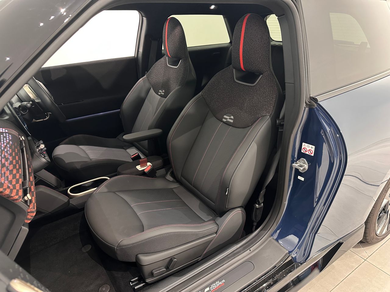 J01 MINI John Cooper Works Electric