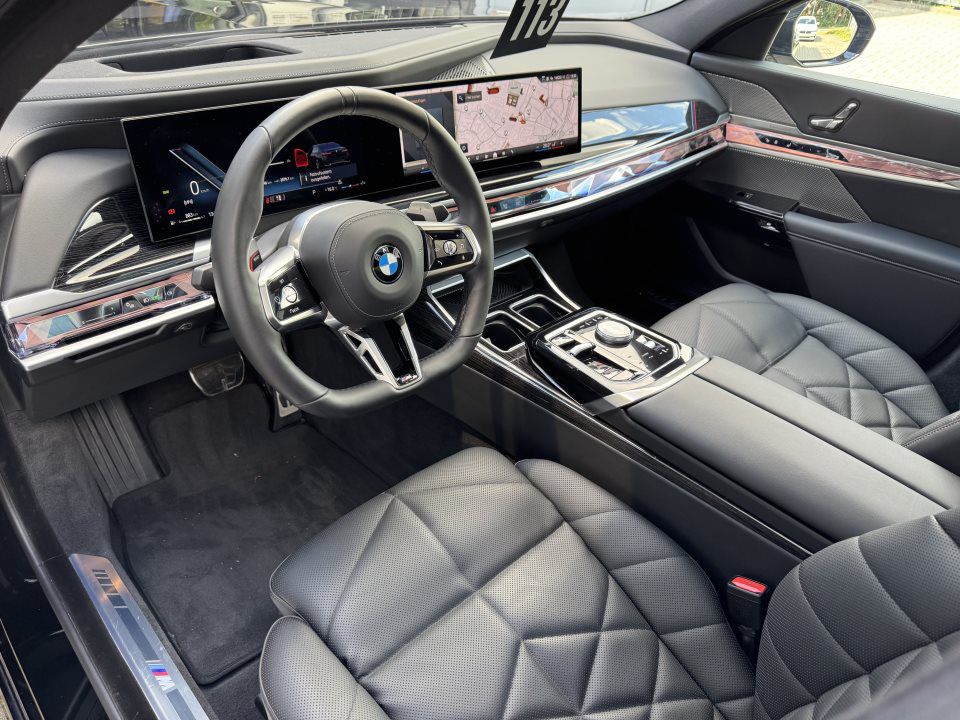 BMW 740