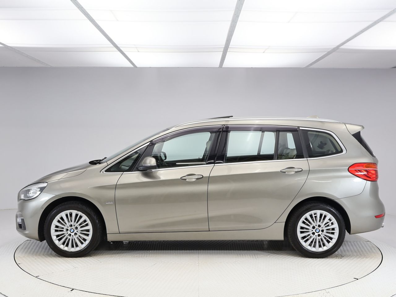 218D GRAN TOURER RHD