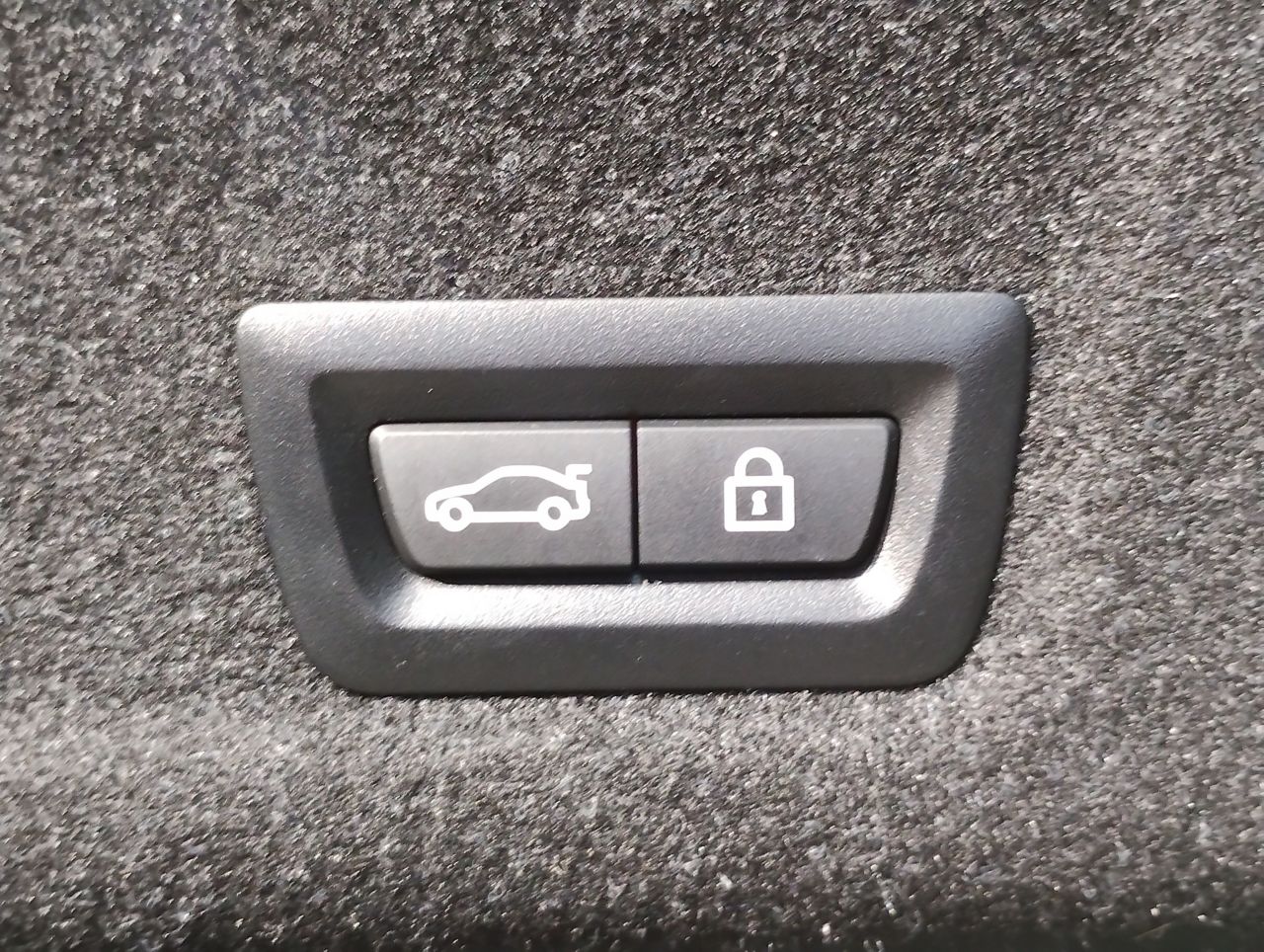 320d xDrive Berline RHD