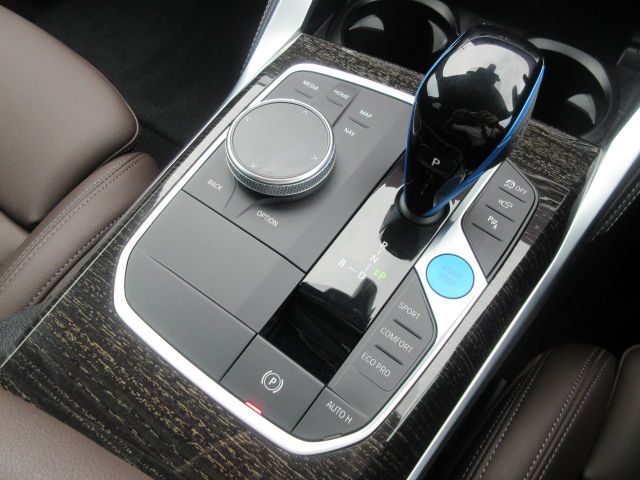 G26 i4 eDrive40 RHD